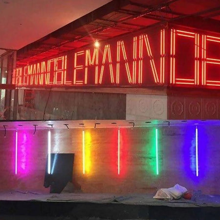 led cijev u boji - roza, plava, žuta, zelena, ljubičasta - prikaz kako svjetle 