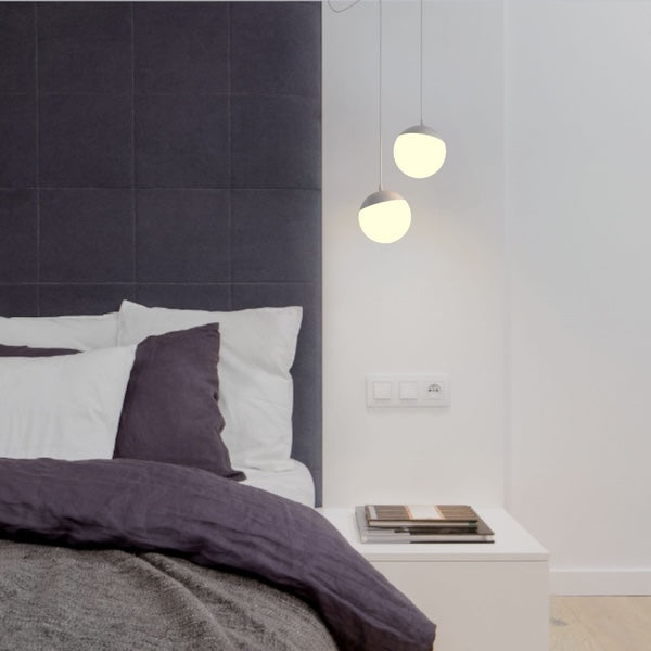 magnetna tračna rasvjeta kuglasta viseća bijela pored kreveta