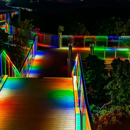 led neon flex rasvjeta - prikaz kako svjetli u parku
