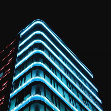 led neon flex rasvjeta - prikaz kako svjetli na zgradi