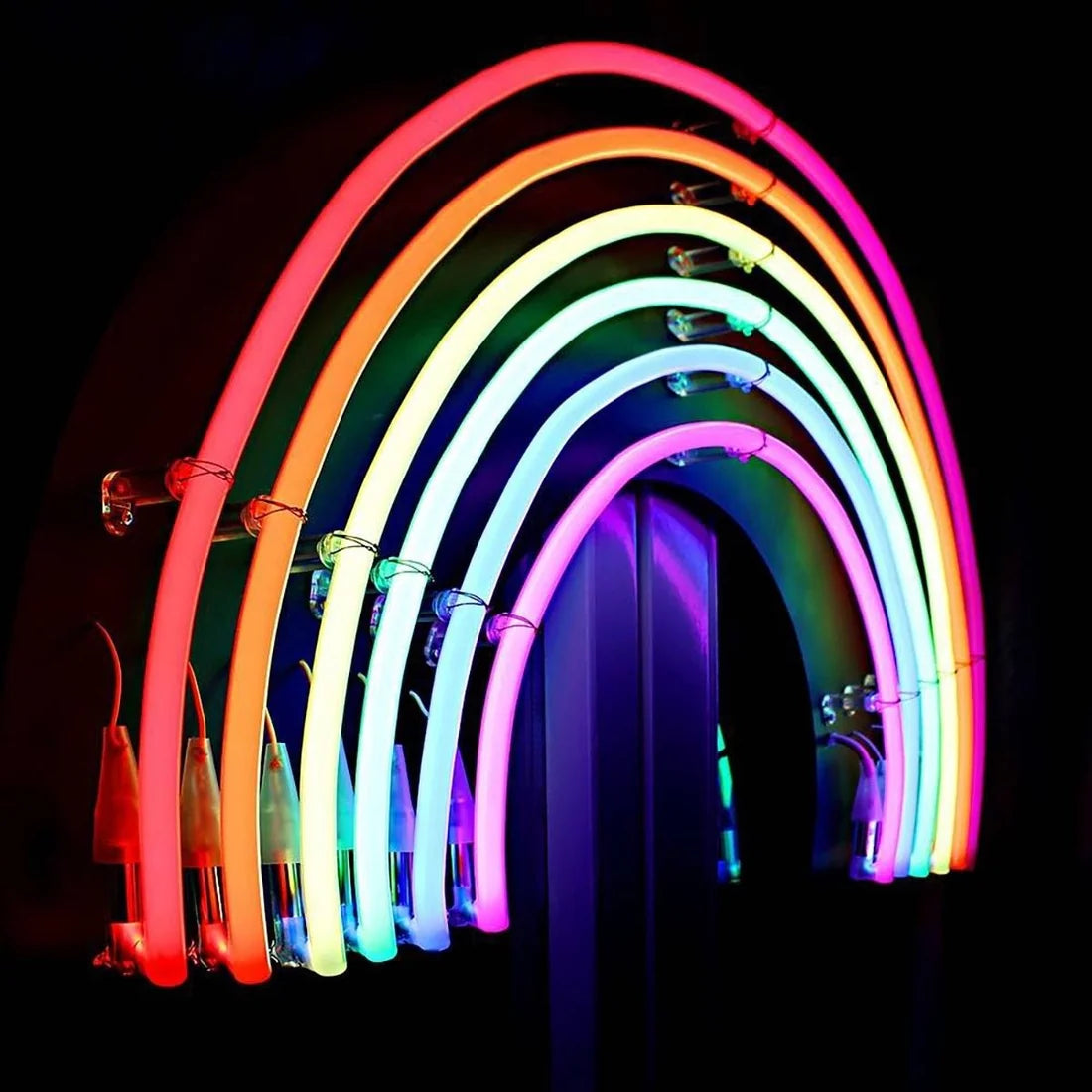 led neon flex rasvjeta - prikaz kako svjetli u rgb bojama