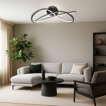 led plafonjera moderna crne boje u dnevnom boravku