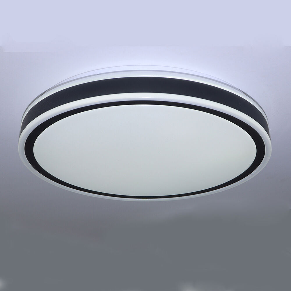 led plafonjera sa daljinskim i crnim rubom - prikaz kako svjetli u boji svjetla 6000K