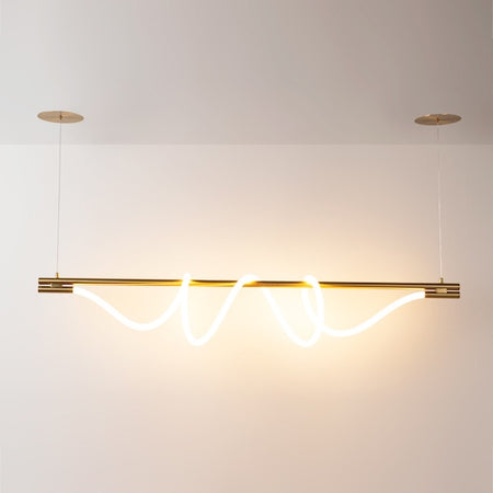 led viseća lampa sa neonskom cijevi u led izvedbi zlatne boje prikaz kako svjetli