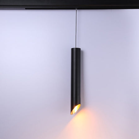 led visilica magnetna snage 7w crne boje prikazana kako svjetli