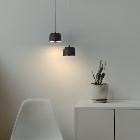 led visilica za magnetnu tračnu rasvjetu crne boje u sobi