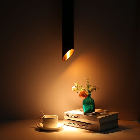 led visilica magnetna snage 7w crne boje kako svjetli u interijeru