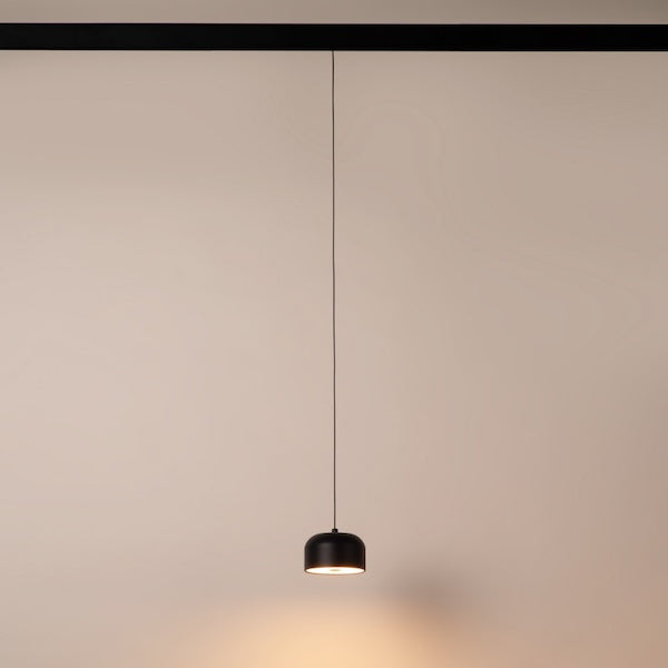 led visilica za magnetnu tračnu rasvjetu crne boje na šini