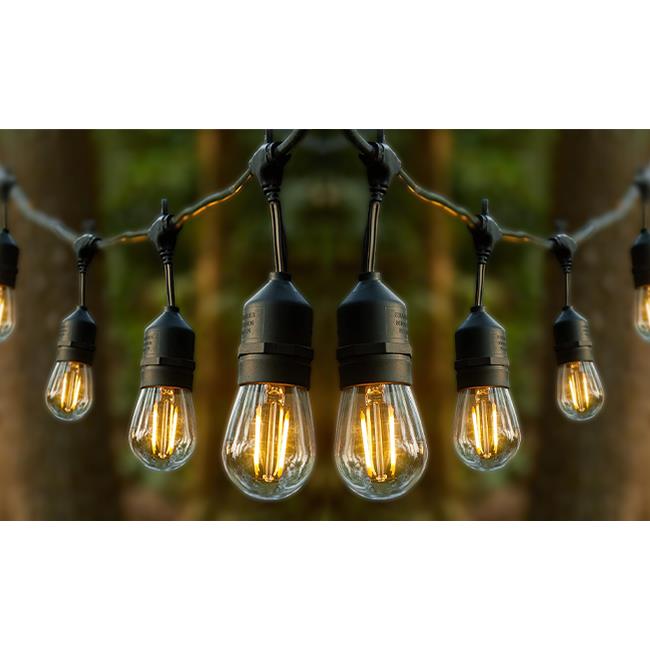 svjetlosni lanac sa led žaruljama koje svjetle toplom bojom svjetla