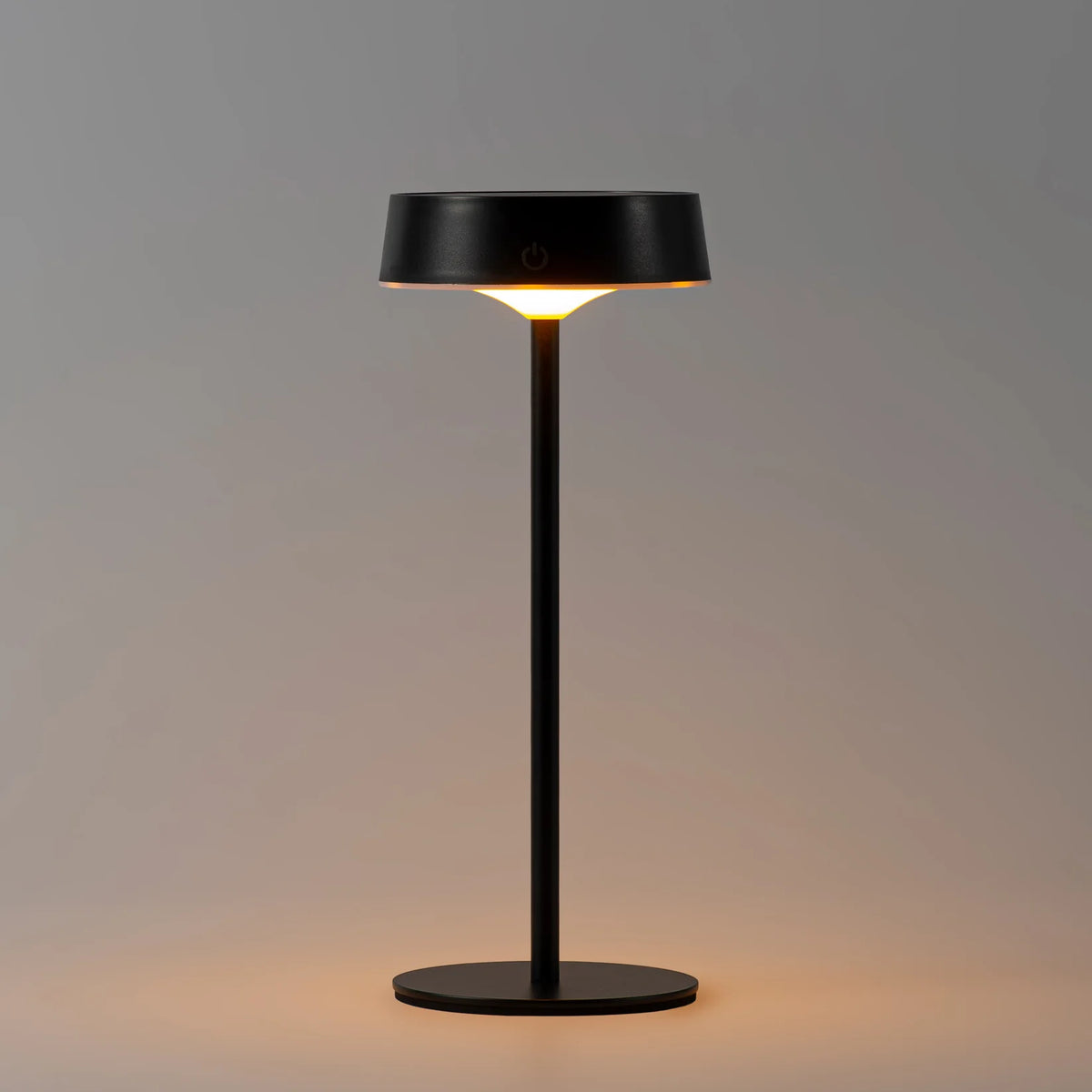 stolne lampe na baterije punjive preko usb kabla - prikaz kako svjetli