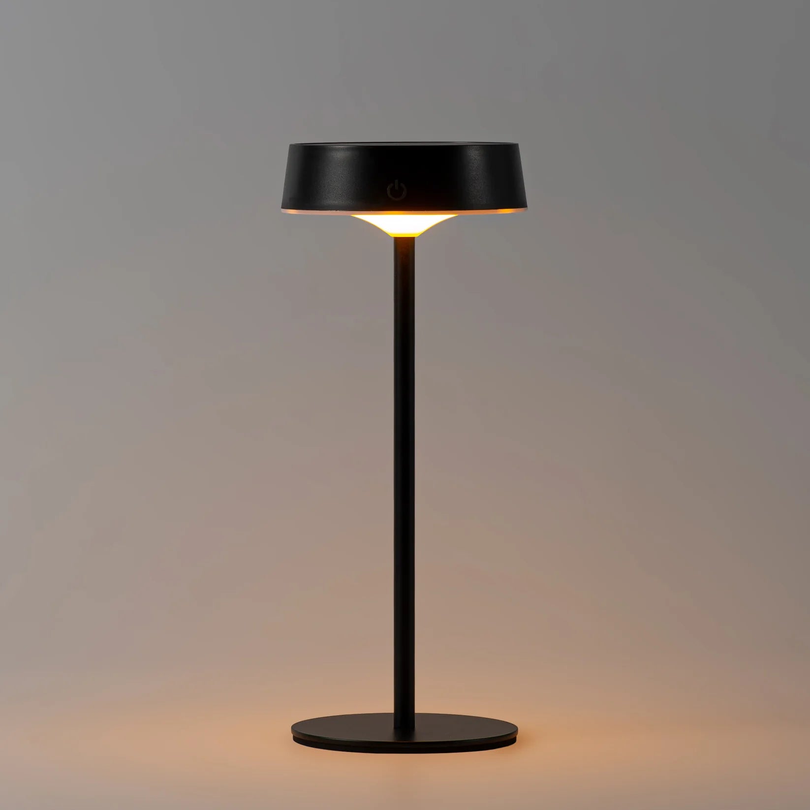 stolne lampe na baterije punjive preko usb kabla - prikaz kako svjetli