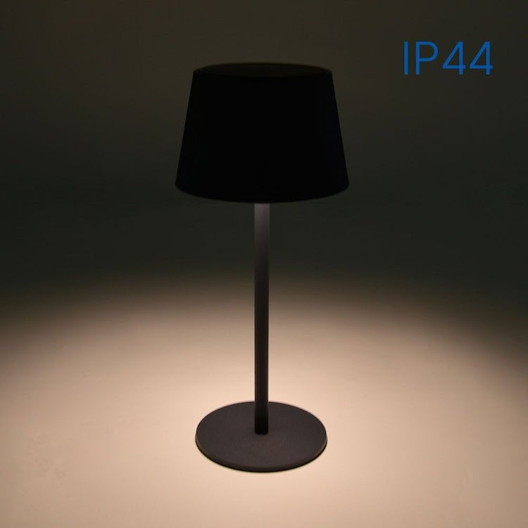 stolne lampe solarna crne boje i zaštita ip44 za vanjsku upotrebu - prikaz kako svjetli