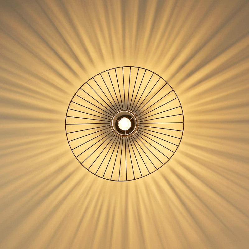 viseća LED lampa crna prikaz kako svjetli