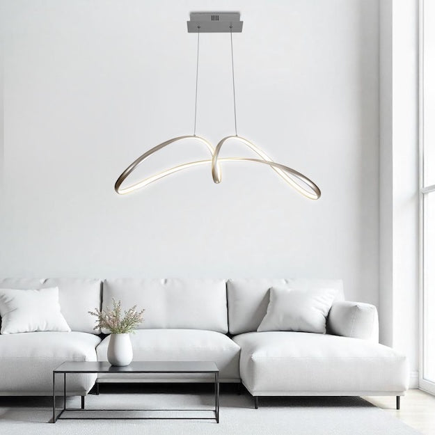 luster za dnevni boravak slikan u dnevnom boravku