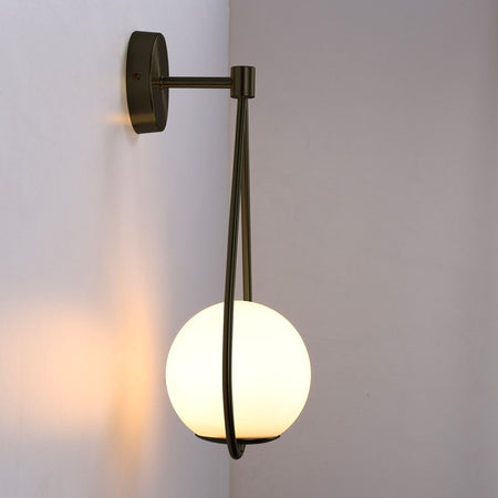 zidne lampe unutarnje crne boje koje svjetle slikano sa strane