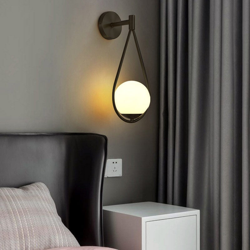 zidne lampe unutarnje crne boje koje svjetle u spavaćoj sobi